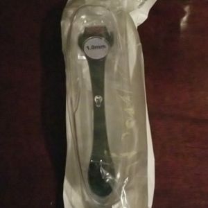 micro neeedling derma roller